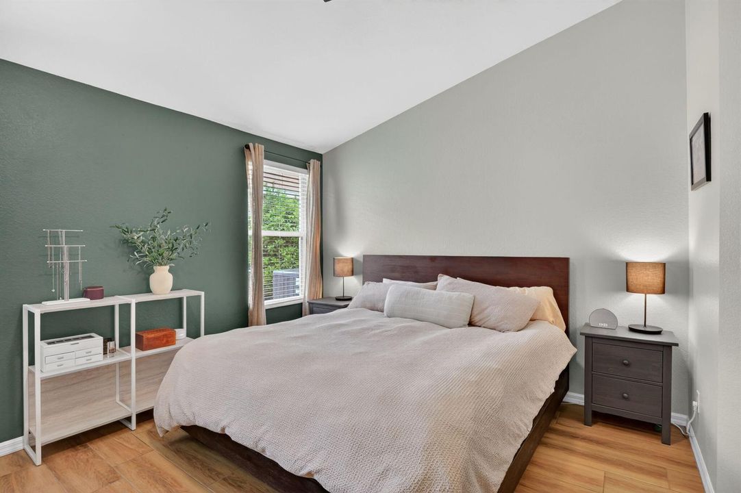 57-web-or-mls-P1257972