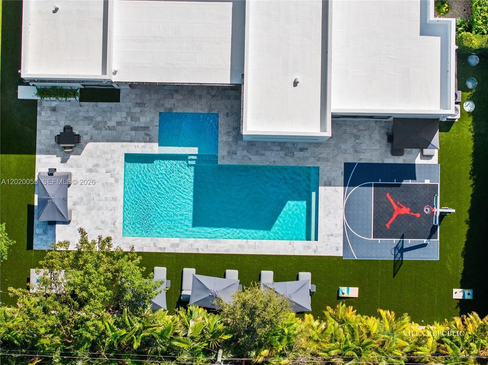 En Renta: $45,000 (5 camas, 4 baños, 3470 Pies cuadrados)