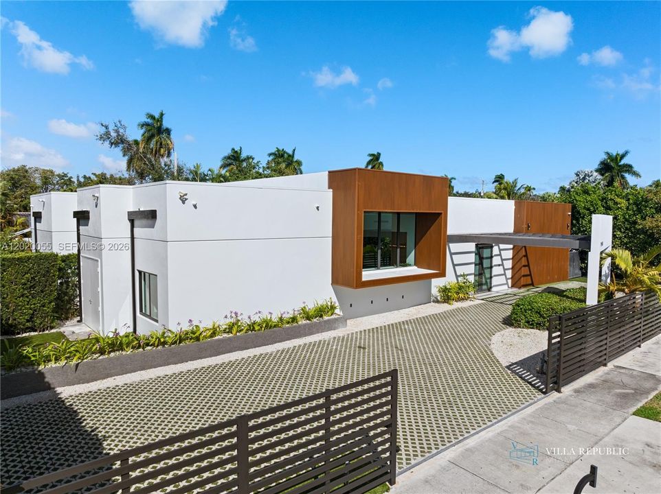 En Renta: $45,000 (5 camas, 4 baños, 3470 Pies cuadrados)