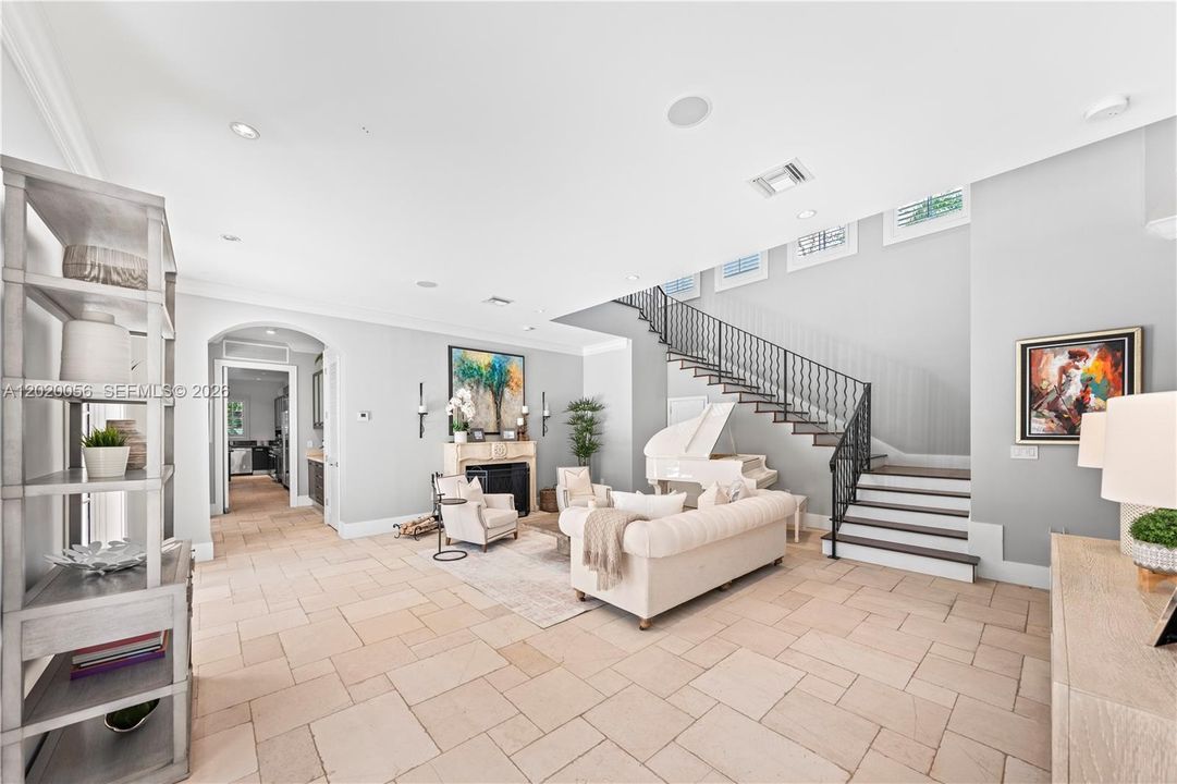 For Sale: $10,995,000 (6 beds, 6 baths, 5825 Square Feet)