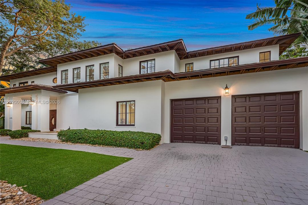 For Sale: $10,995,000 (6 beds, 6 baths, 5825 Square Feet)