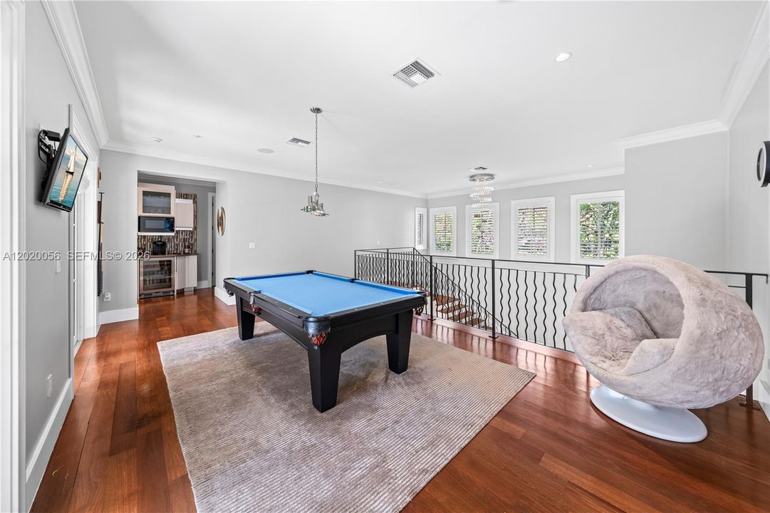 For Sale: $10,995,000 (6 beds, 6 baths, 5825 Square Feet)