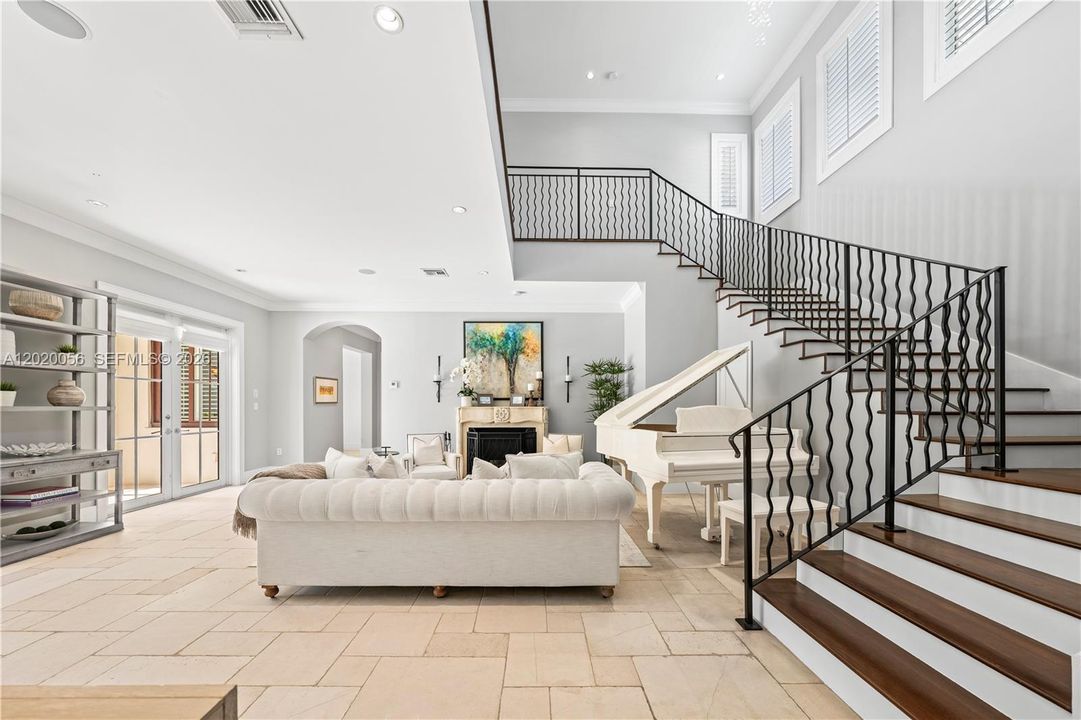 For Sale: $10,995,000 (6 beds, 6 baths, 5825 Square Feet)