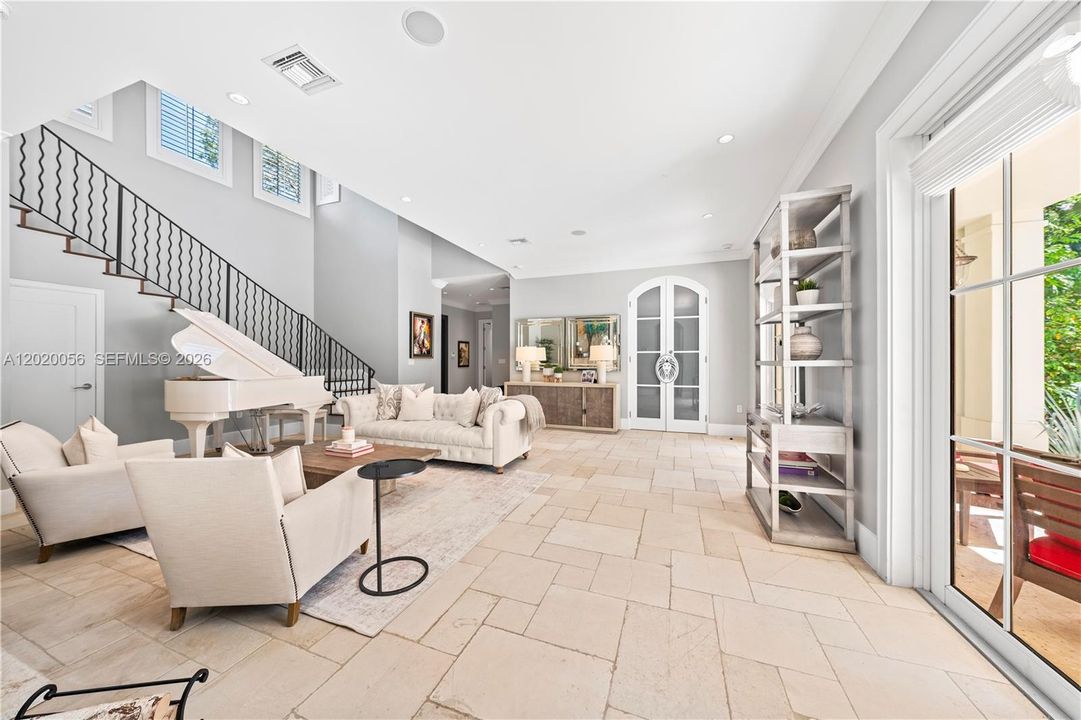 For Sale: $10,995,000 (6 beds, 6 baths, 5825 Square Feet)