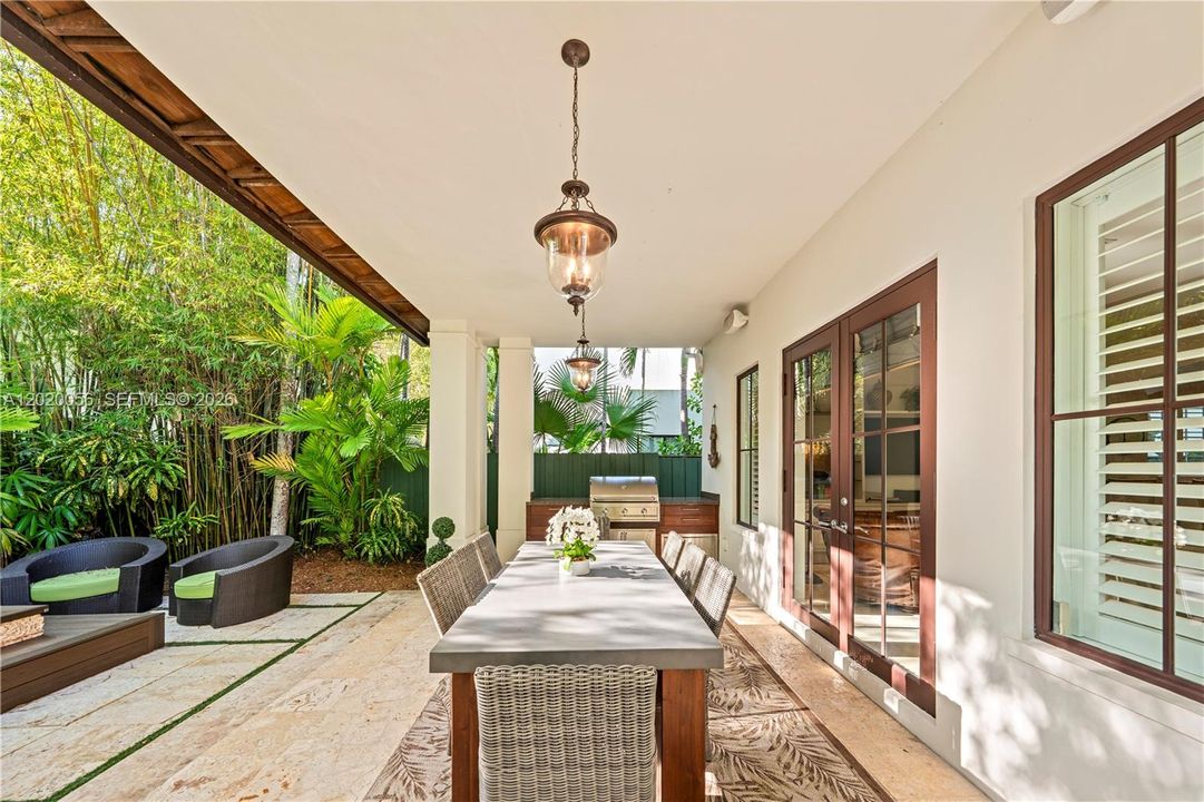 For Sale: $10,995,000 (6 beds, 6 baths, 5825 Square Feet)