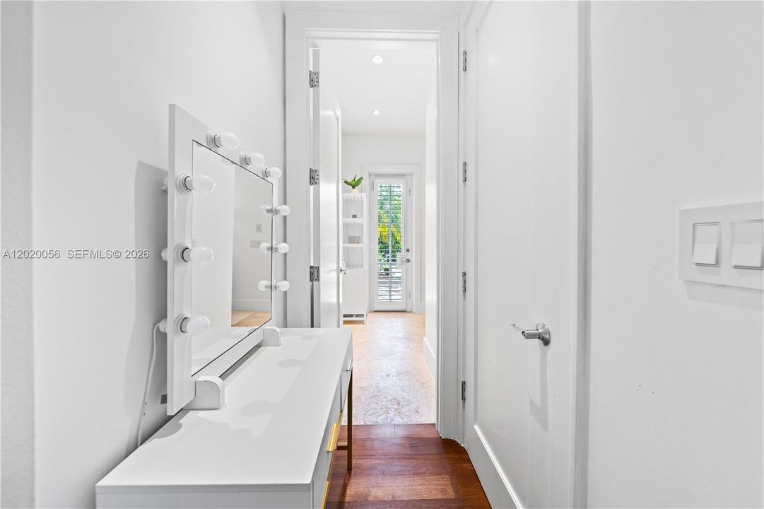 For Sale: $10,995,000 (6 beds, 6 baths, 5825 Square Feet)