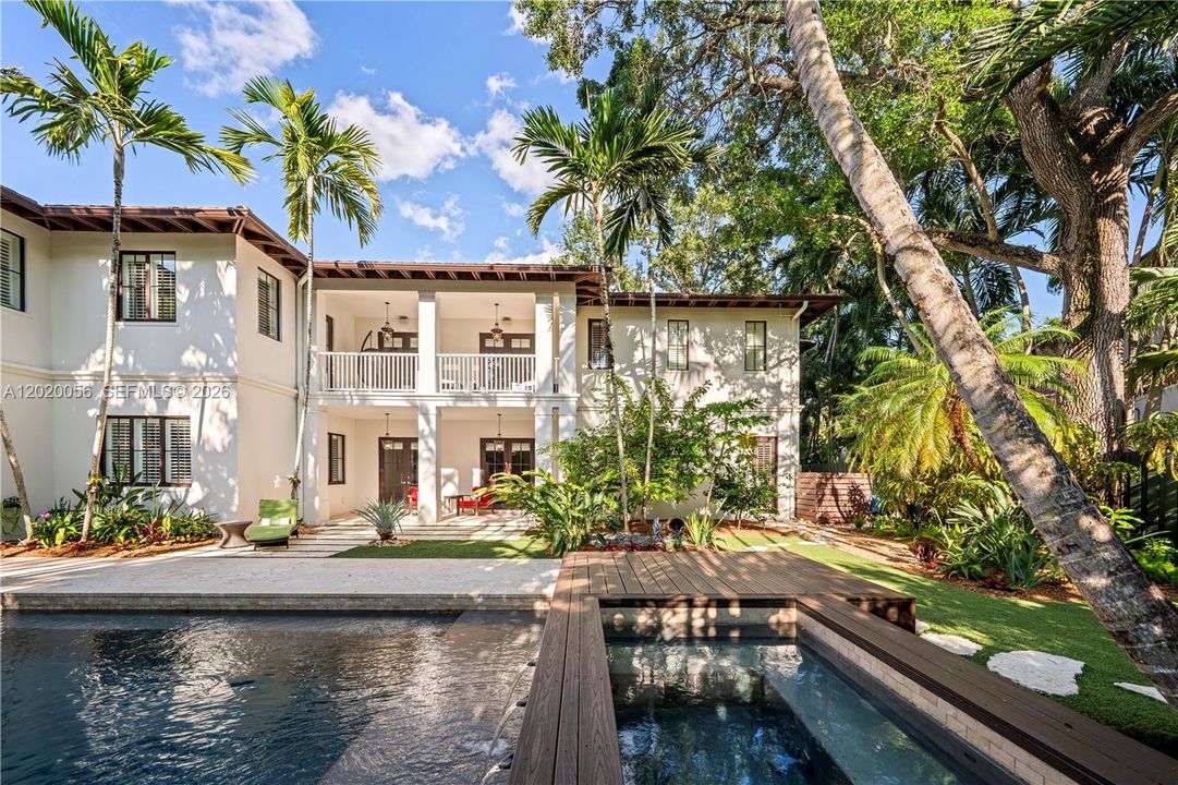 For Sale: $10,995,000 (6 beds, 6 baths, 5825 Square Feet)