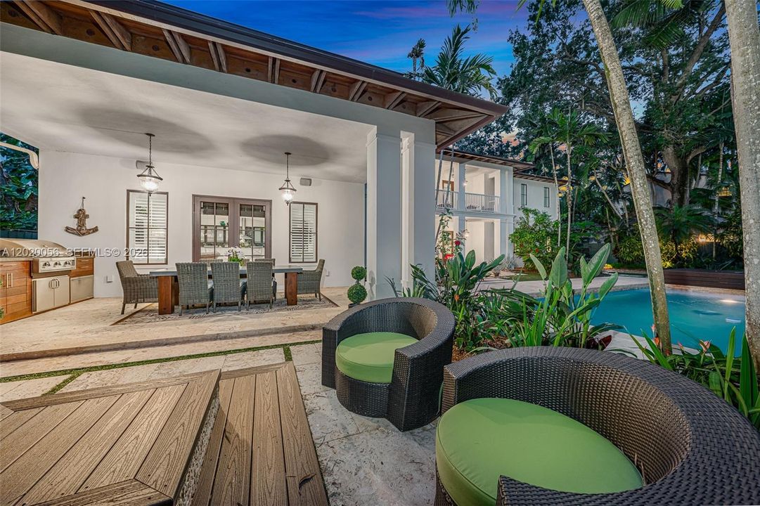 For Sale: $10,995,000 (6 beds, 6 baths, 5825 Square Feet)