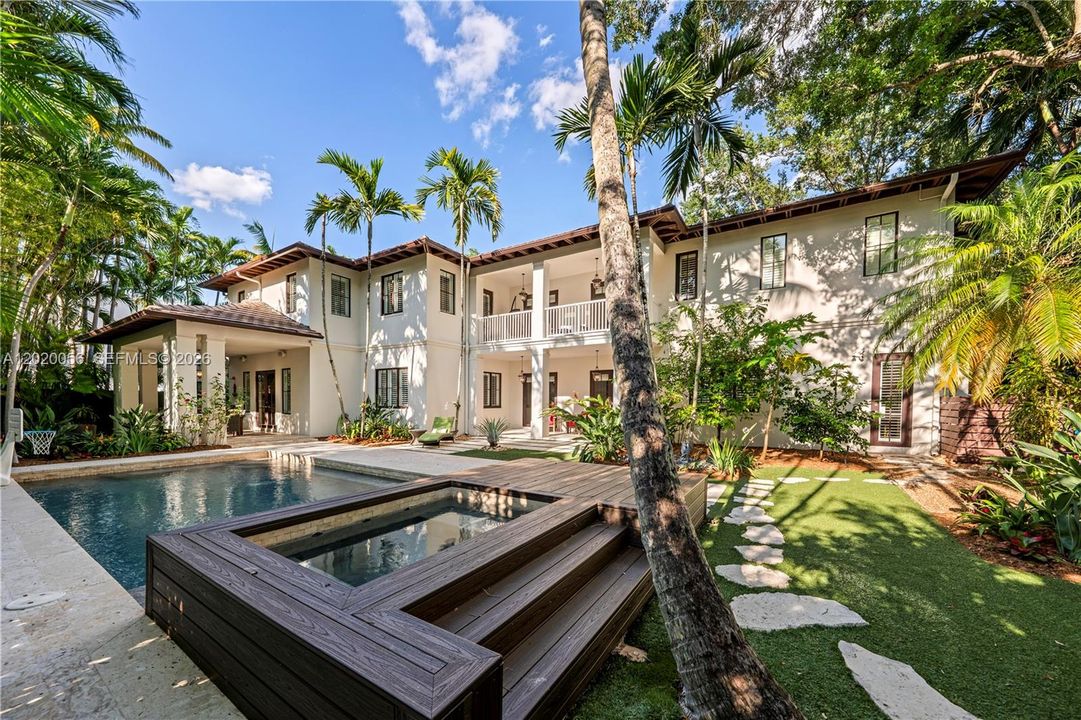 For Sale: $10,995,000 (6 beds, 6 baths, 5825 Square Feet)