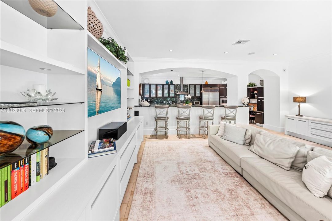 For Sale: $10,995,000 (6 beds, 6 baths, 5825 Square Feet)