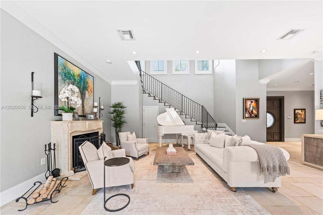 For Sale: $10,995,000 (6 beds, 6 baths, 5825 Square Feet)