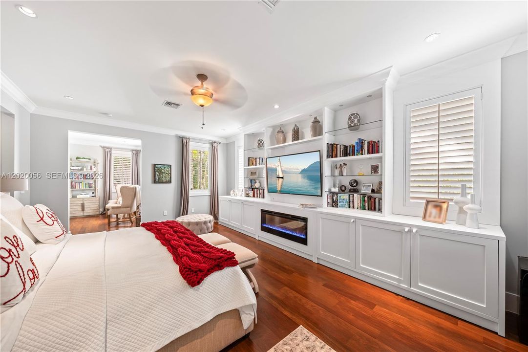 For Sale: $10,995,000 (6 beds, 6 baths, 5825 Square Feet)