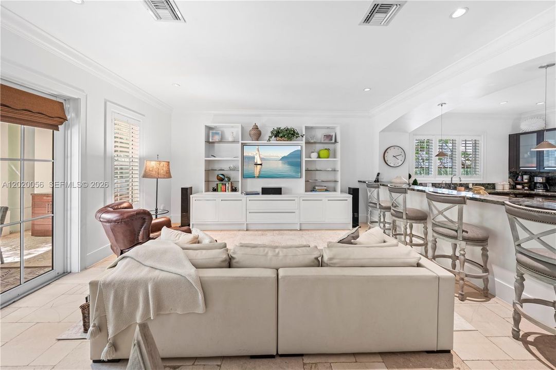 For Sale: $10,995,000 (6 beds, 6 baths, 5825 Square Feet)