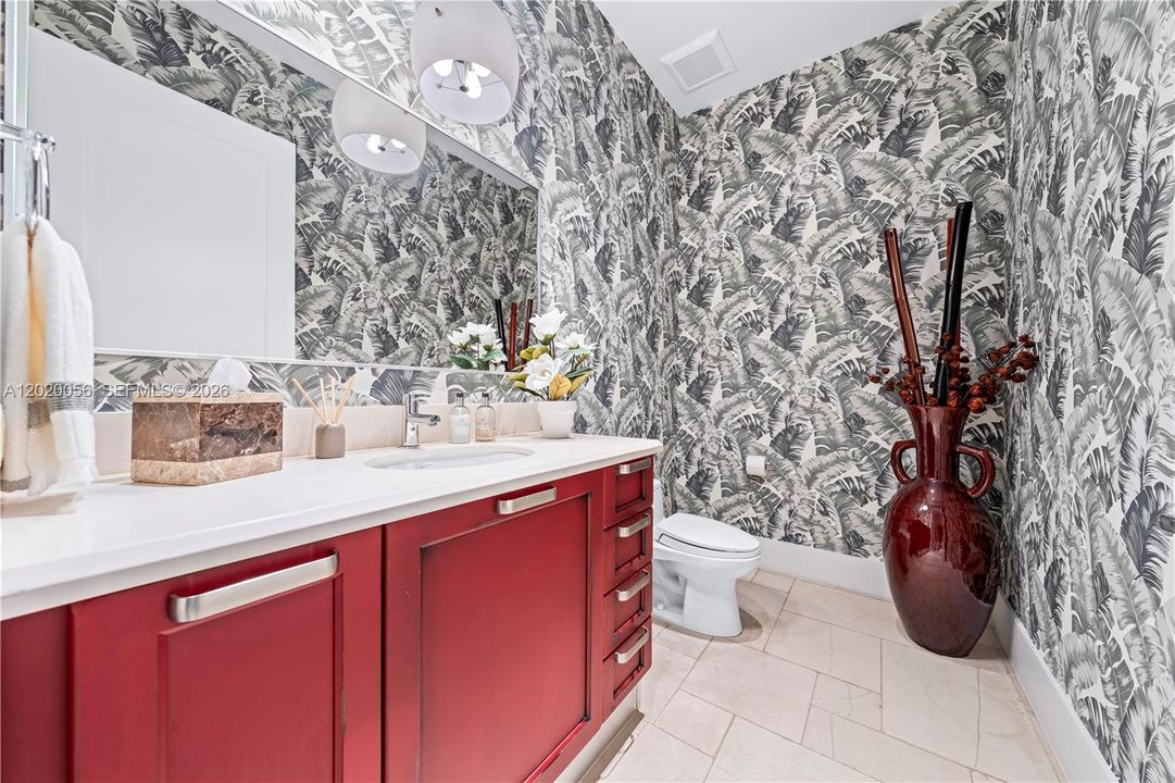For Sale: $10,995,000 (6 beds, 6 baths, 5825 Square Feet)
