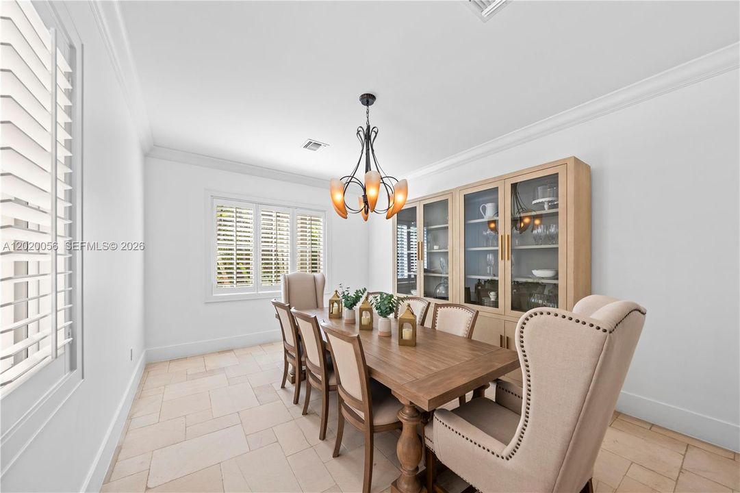For Sale: $10,995,000 (6 beds, 6 baths, 5825 Square Feet)