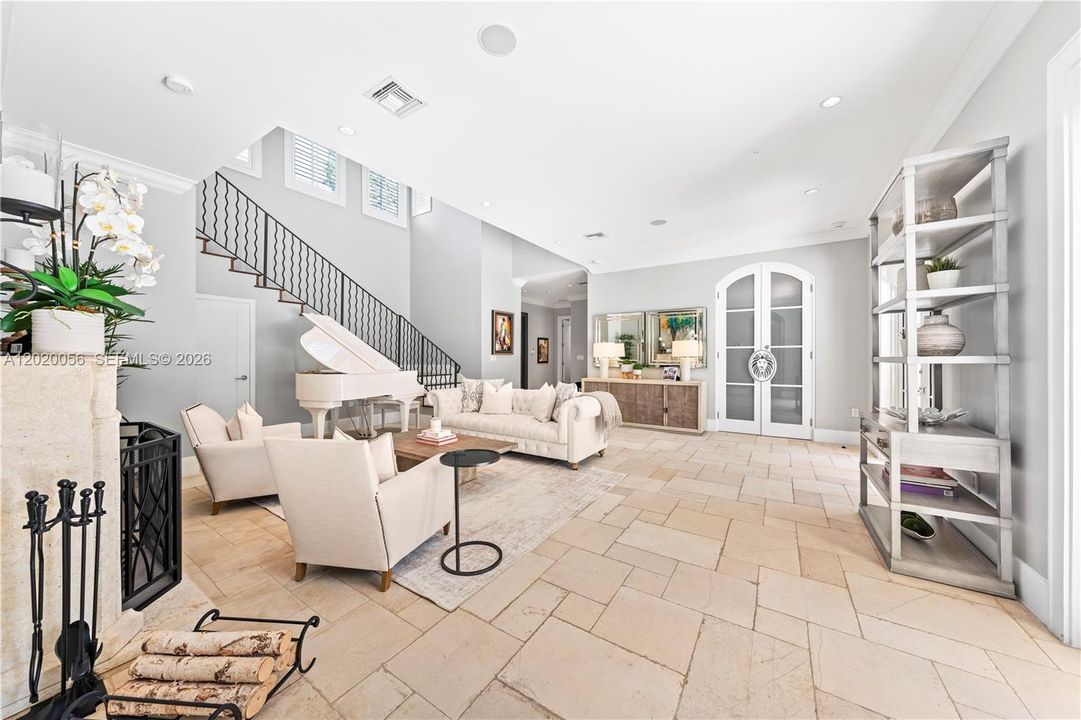 For Sale: $10,995,000 (6 beds, 6 baths, 5825 Square Feet)