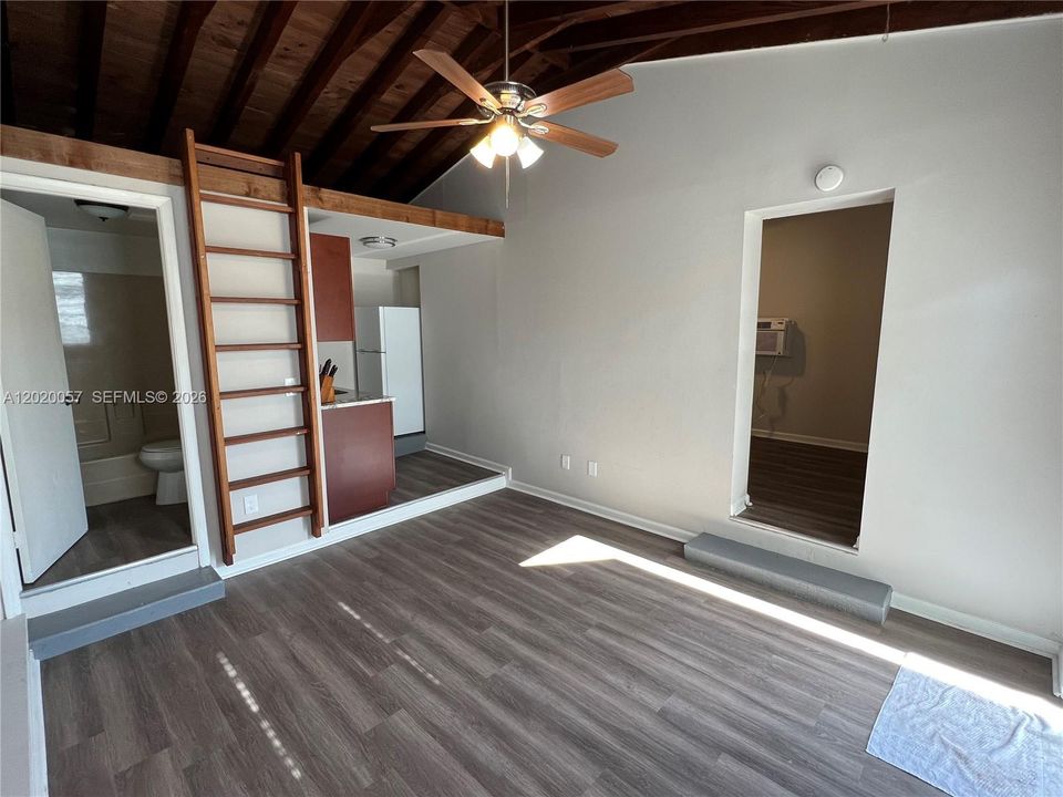 В аренду: $1,350 (1 спален, 1 ванн, 600 Квадратных фут)