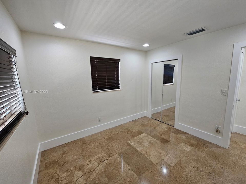 Active With Contract: $4,900 (3 beds, 3 baths, 1998 Square Feet)