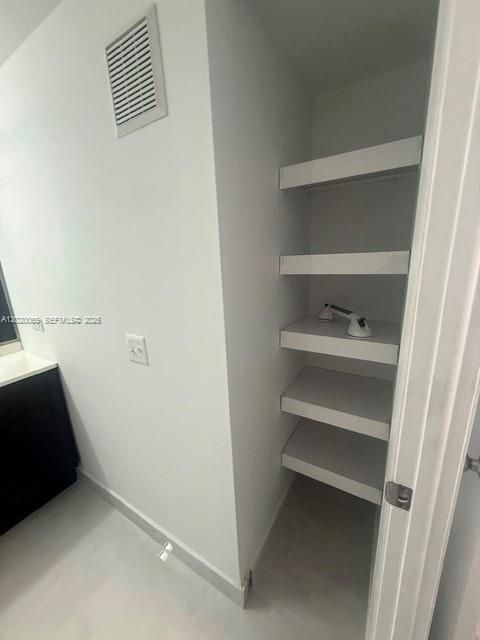 Activo con contrato: $1,900 (1 camas, 1 baños, 710 Pies cuadrados)