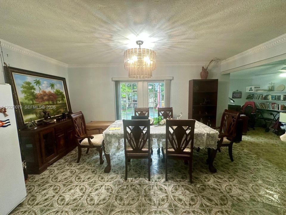 For Sale: $650,000 (4 beds, 2 baths, 1921 Square Feet)