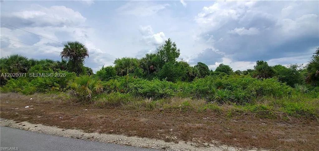 En Venta: $40,000 (0.37 acres)