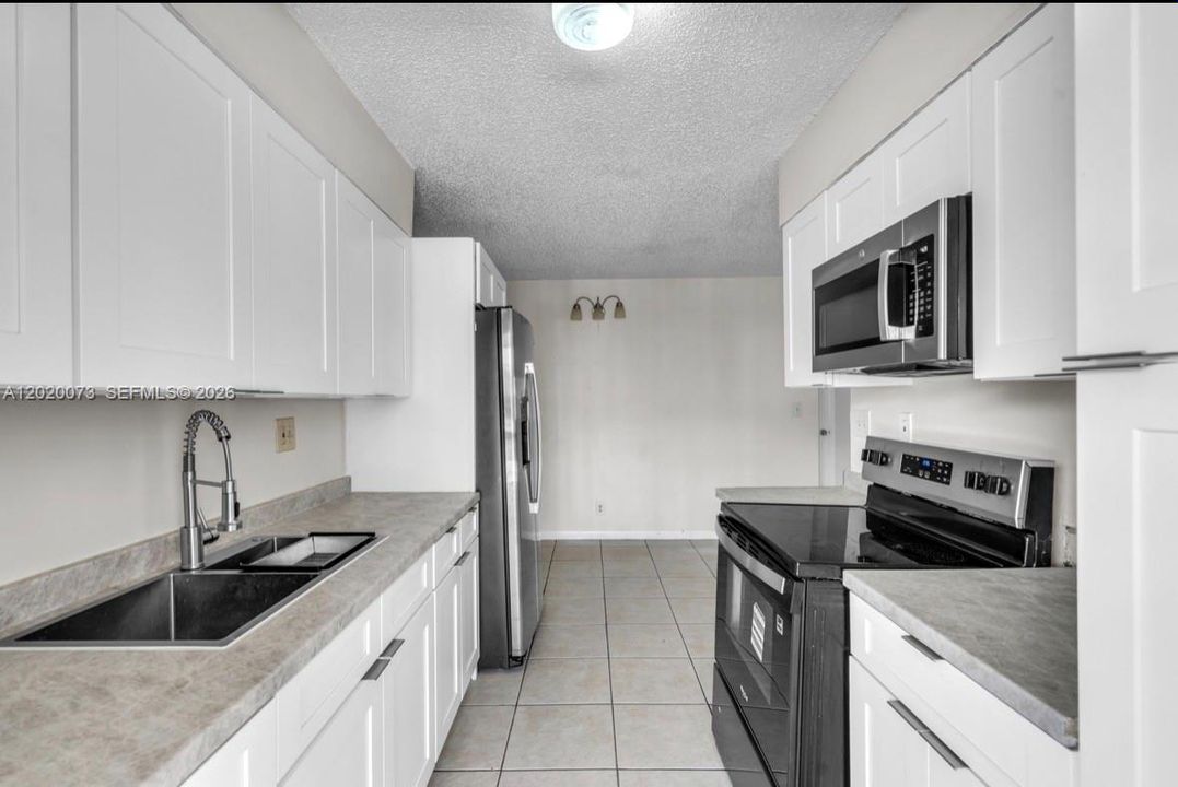 На продажу: $179,900 (3 спален, 2 ванн, 1150 Квадратных фут)