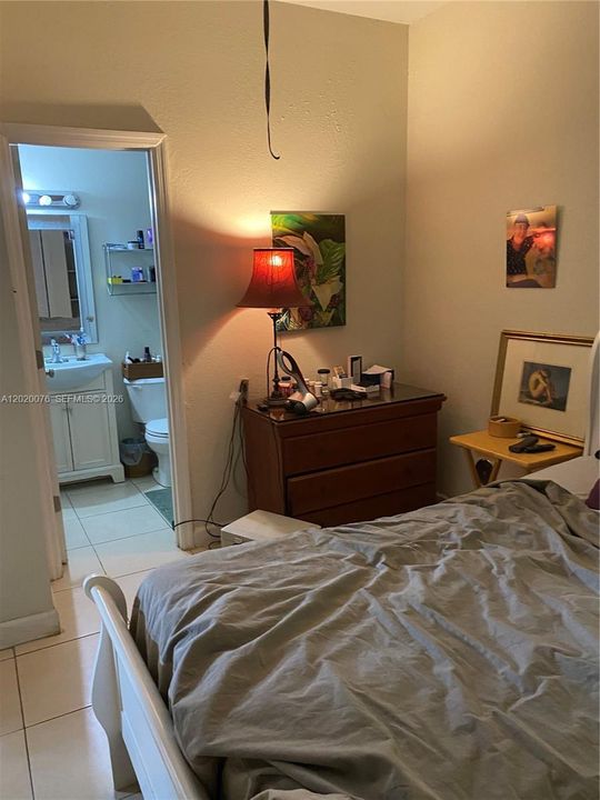 В аренду: $1,400 (1 спален, 1 ванн, 3341 Квадратных фут)