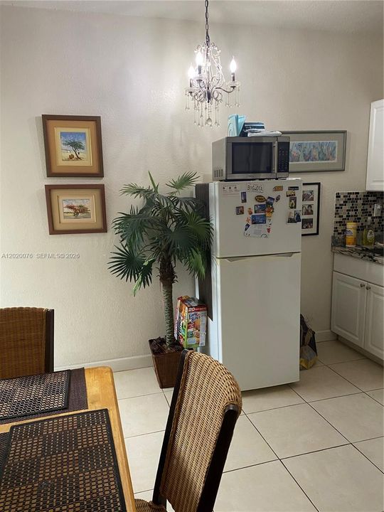 В аренду: $1,400 (1 спален, 1 ванн, 3341 Квадратных фут)