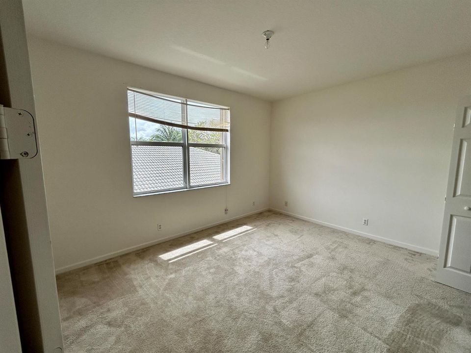 upstairs bedroom 2