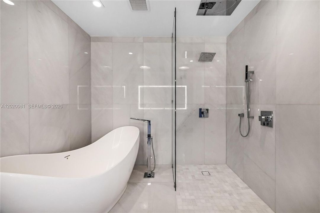 For Sale: $2,950,000 (3 beds, 4 baths, 2726 Square Feet)