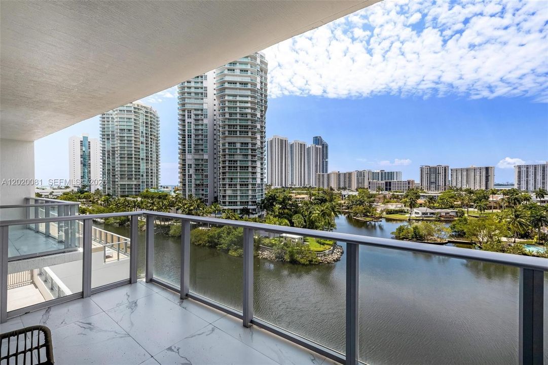 For Sale: $2,950,000 (3 beds, 4 baths, 2726 Square Feet)