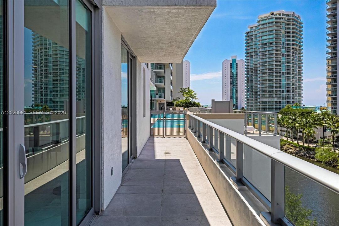 For Sale: $2,950,000 (3 beds, 4 baths, 2726 Square Feet)