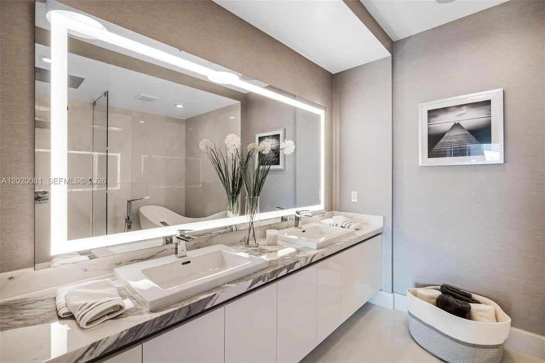 For Sale: $2,950,000 (3 beds, 4 baths, 2726 Square Feet)
