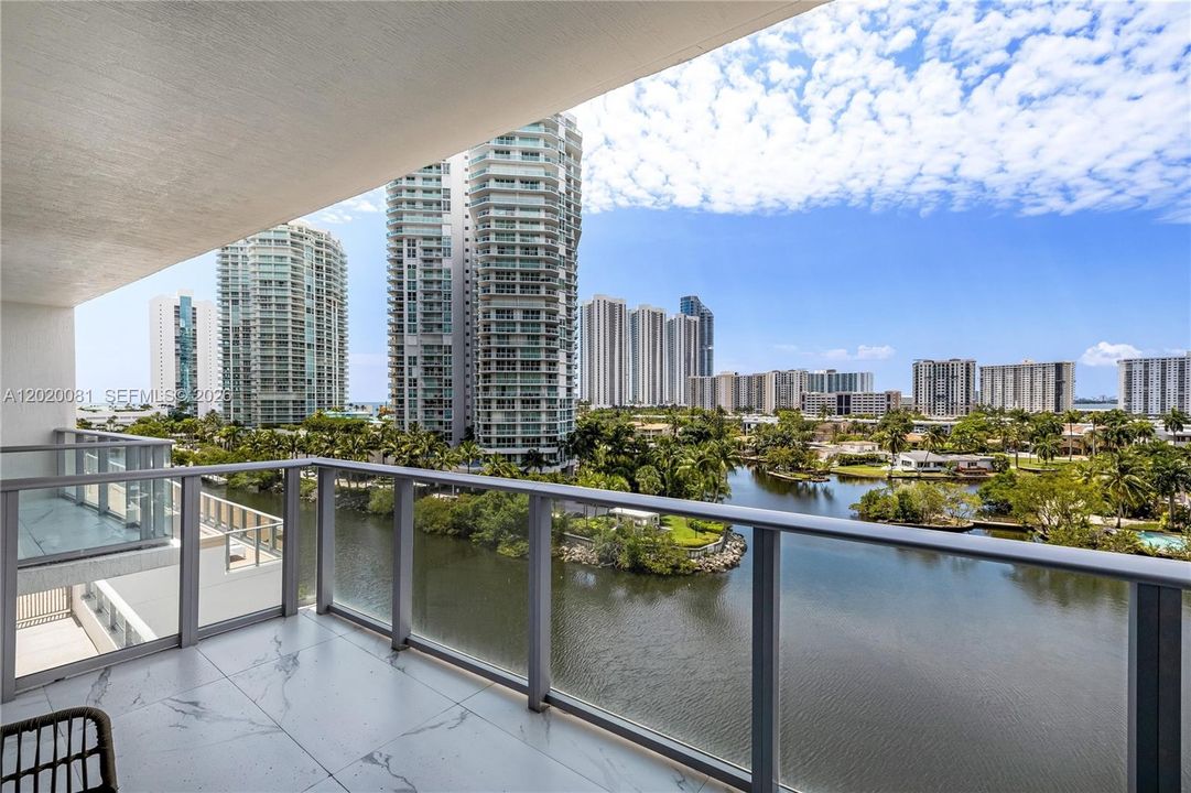 For Sale: $2,950,000 (3 beds, 4 baths, 2726 Square Feet)