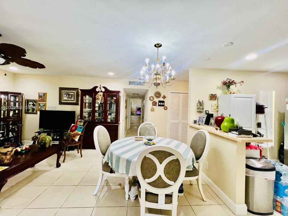 For Sale: $330,000 (2 beds, 2 baths, 1110 Square Feet)