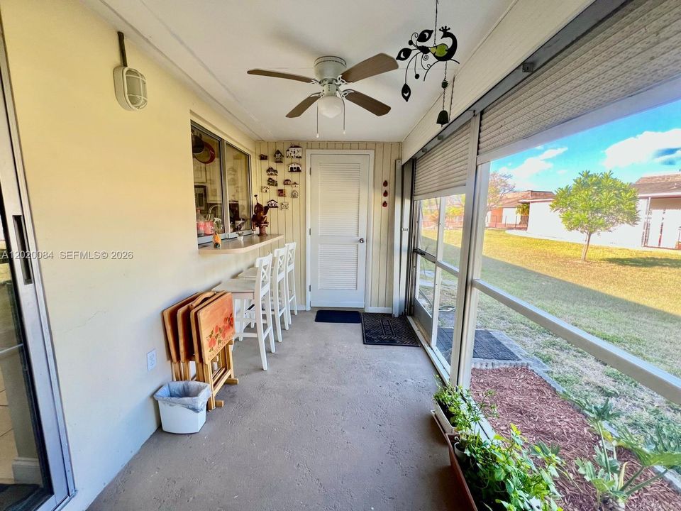 Screen porch