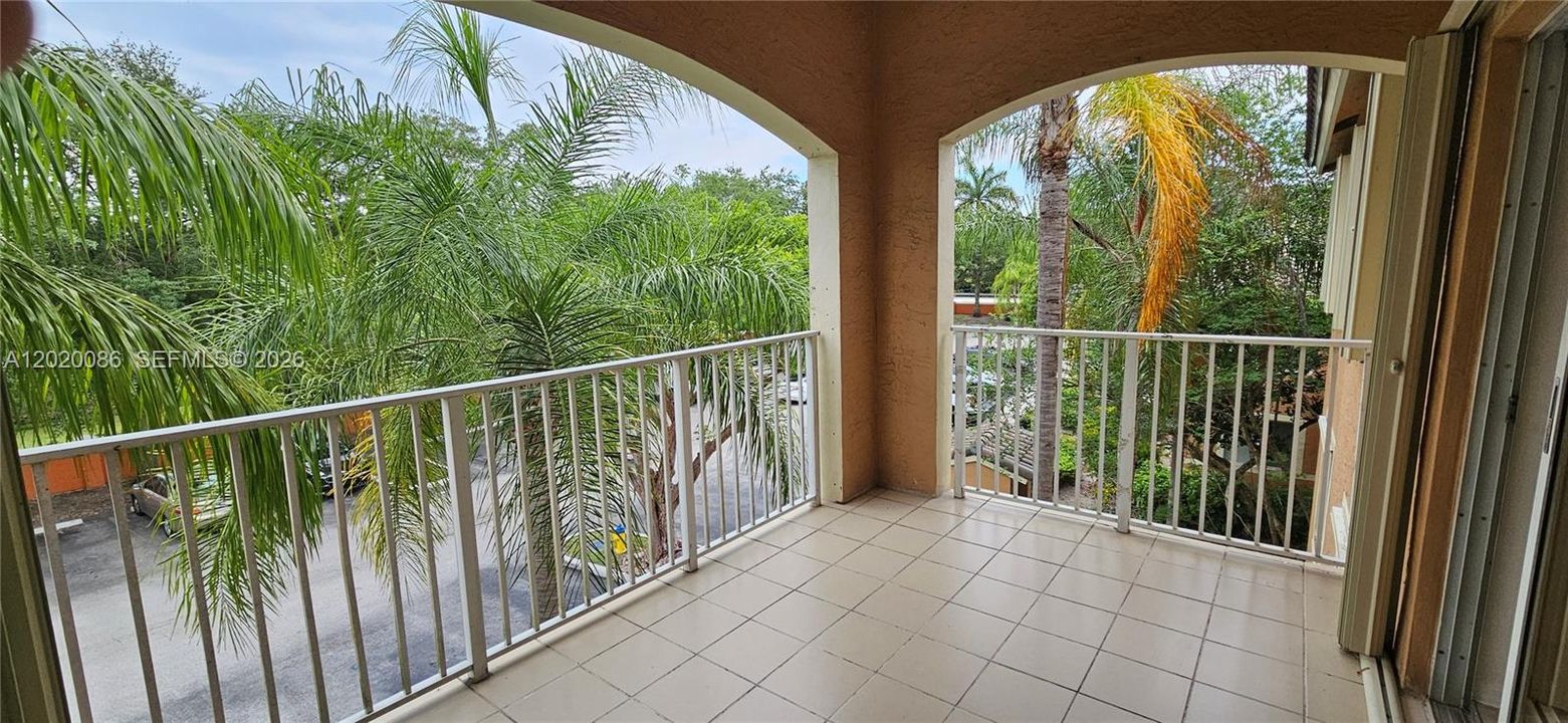 Active With Contract: $2,395 (3 beds, 2 baths, 1258 Square Feet)