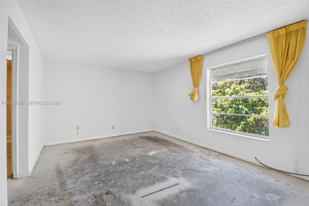 For Sale: $139,900 (2 beds, 2 baths, 1023 Square Feet)