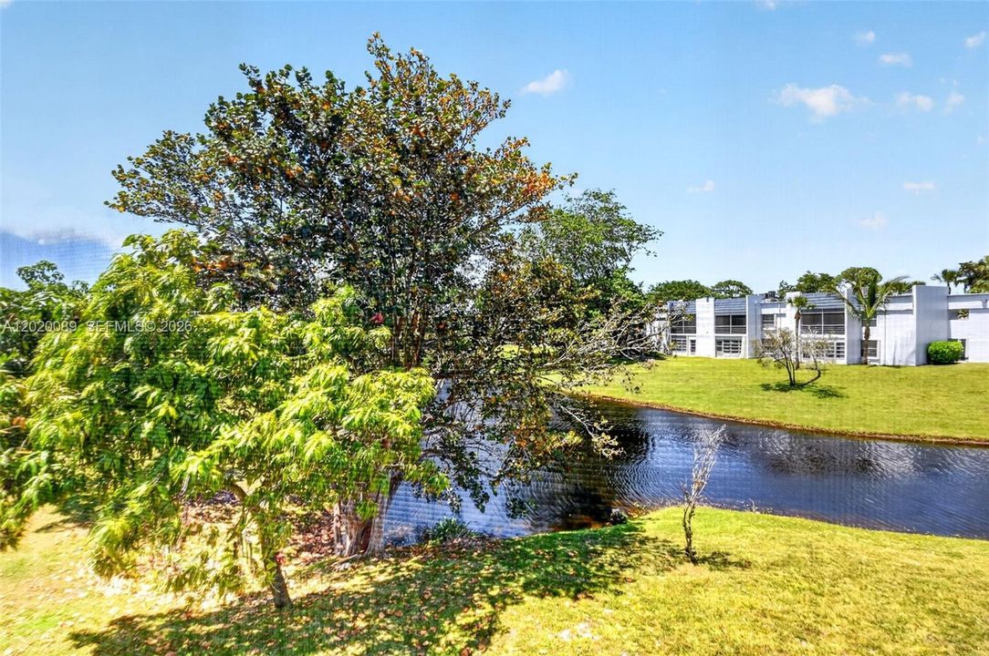 For Sale: $139,900 (2 beds, 2 baths, 1023 Square Feet)