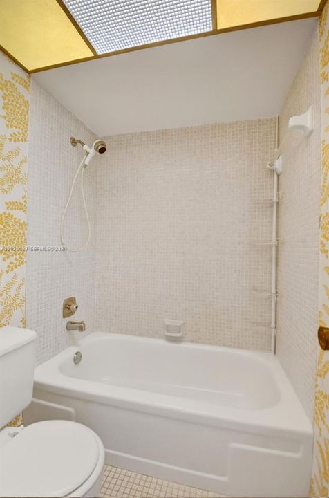 For Sale: $139,900 (2 beds, 2 baths, 1023 Square Feet)