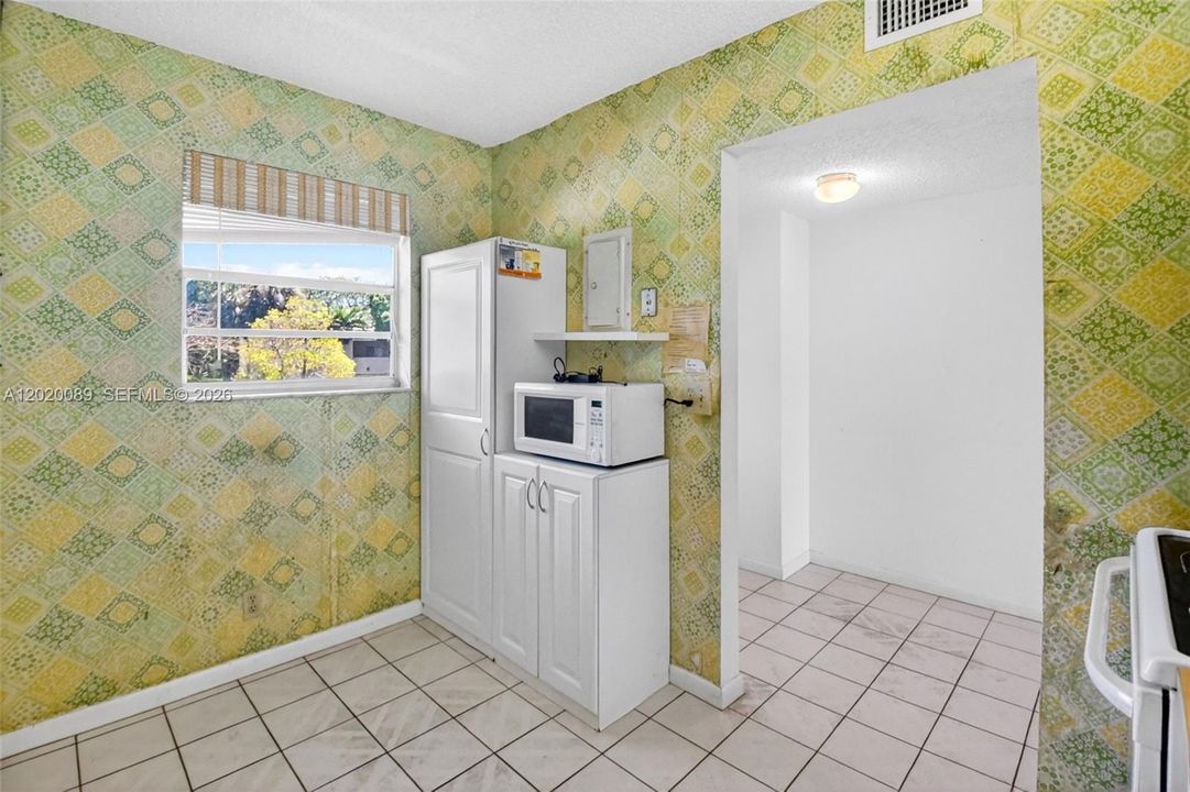 For Sale: $139,900 (2 beds, 2 baths, 1023 Square Feet)