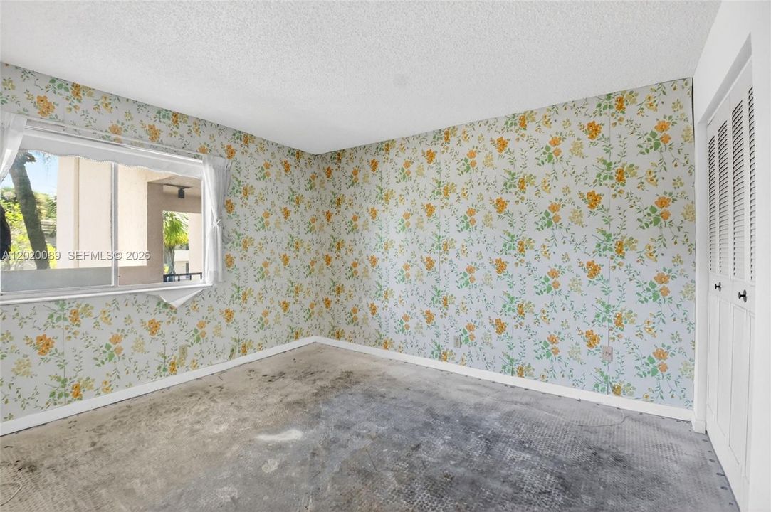 For Sale: $139,900 (2 beds, 2 baths, 1023 Square Feet)
