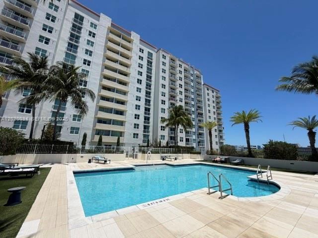 Building/pool