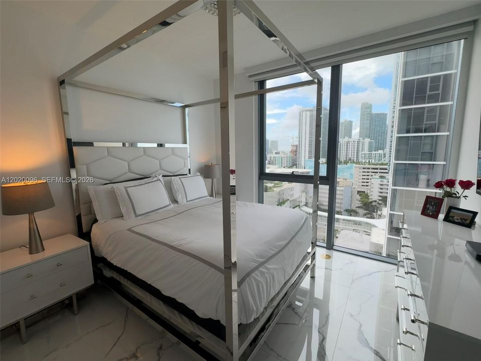 En Renta: $24,000 (3 camas, 4 baños, 2322 Pies cuadrados)