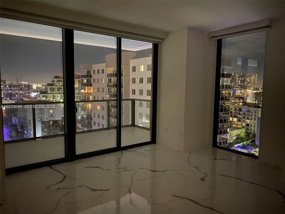 En Renta: $24,000 (3 camas, 4 baños, 2322 Pies cuadrados)
