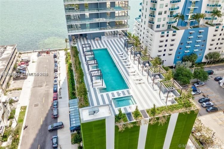 En Renta: $24,000 (3 camas, 4 baños, 2322 Pies cuadrados)