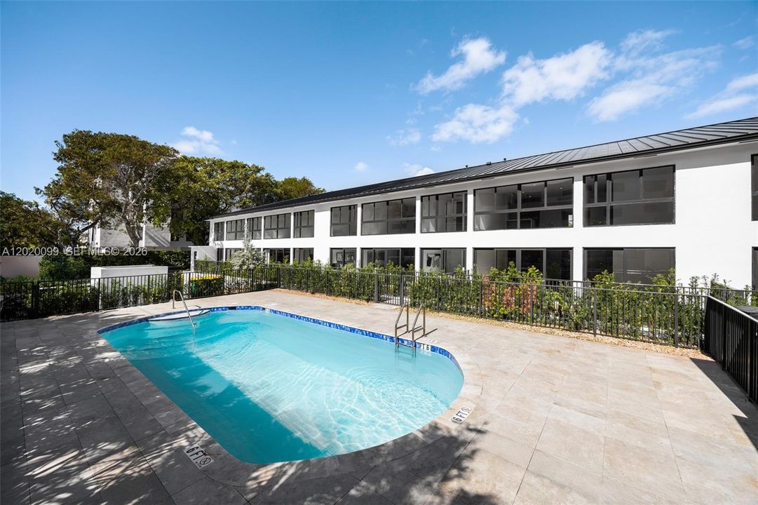 En Venta: $1,690,000 (3 camas, 3 baños, 1550 Pies cuadrados)
