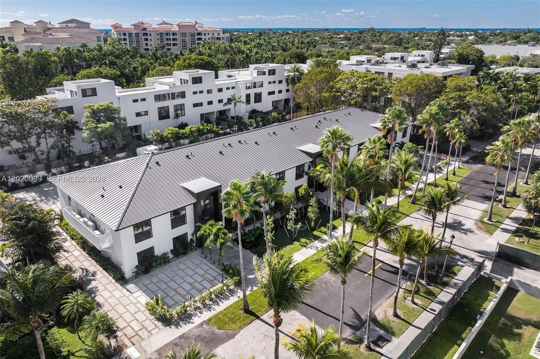 En Venta: $1,690,000 (3 camas, 3 baños, 1550 Pies cuadrados)