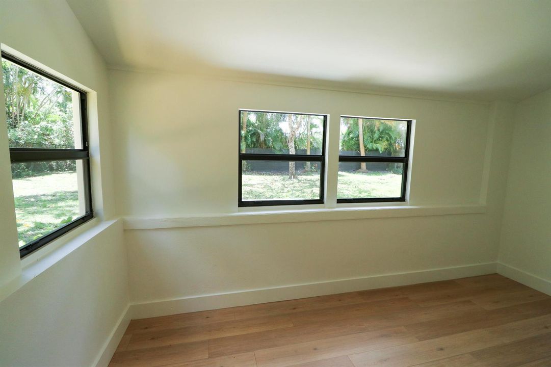 2101 Riverland-14