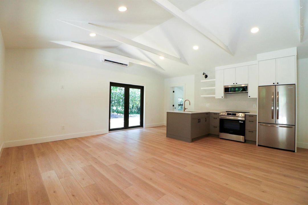 2101 Riverland-24